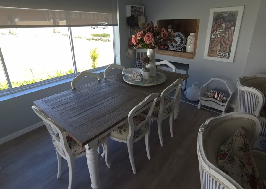 2 Bedroom Property for Sale in Struisbaai Western Cape